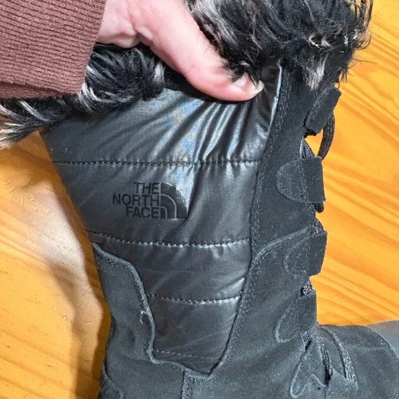 The North Face Black Winter Boots with Fur Trim - Picture 4 of 14